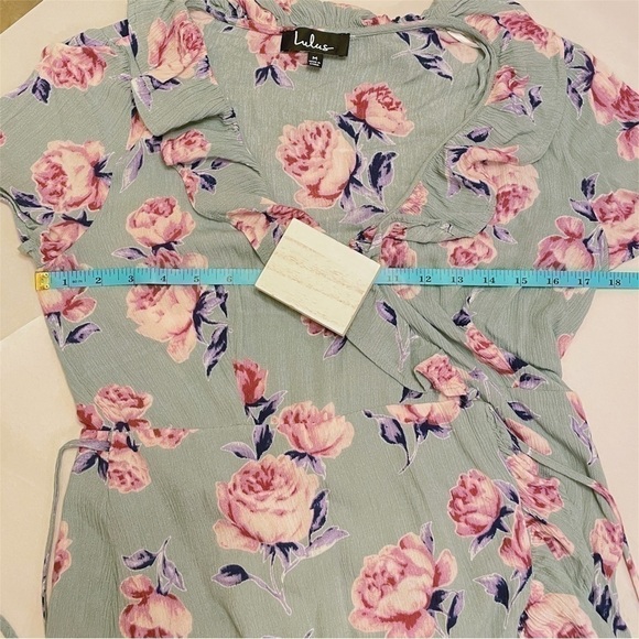 Lulu's Gardenia Floral Print Wrap Dress SIze M - Picture 13 of 16